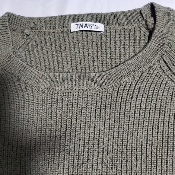 Aritzia/TNA army green Long sleeve - Picture 2 of 4